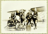 Společná fotografie členů jednotky Wehrmachtu